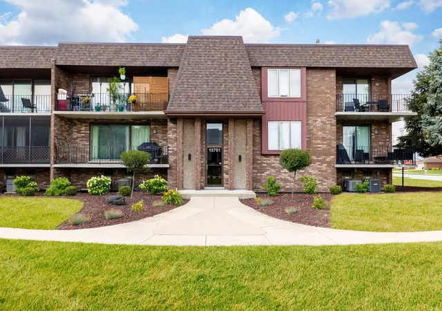 15701-brassie-ct-2n-orland-park-il-60462/hzid_39fc36d8