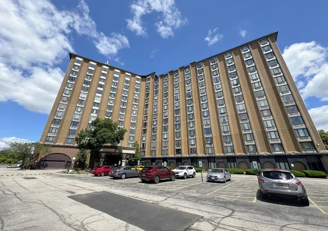 1-renaissance-pl-617-palatine-il-60067/hzid_c83ce7a3