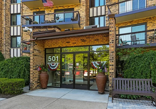 501-lake-hinsdale-dr-408-willowbrook-il-60527/hzid_1995b4a5