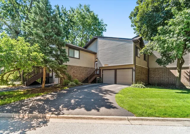29w365-thornwood-ln-365-warrenville-il-60555/hzid_8d5d28eb