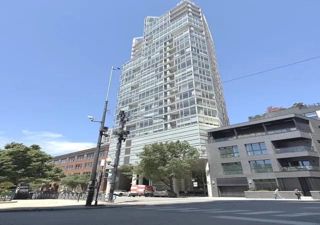 510-w-erie-st-1705-chicago-il-60654/hzid_946fb5fc