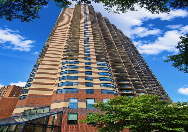3660-n-lake-shore-dr-2812-chicago-il-60613/hzid_af338867