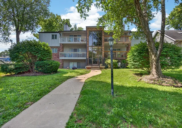 1111-e-jefferson-st-9-bloomington-il-61701/hzid_27343556