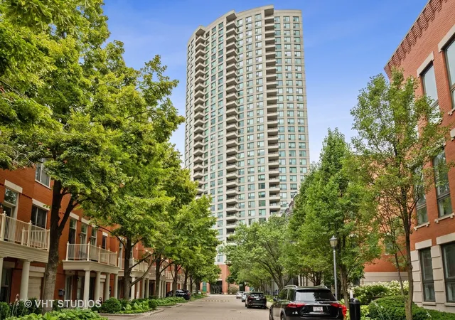 501-n-clinton-st-704-chicago-il-60654/hzid_ae8371f7