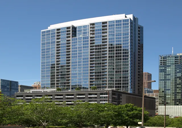 240-e-illinois-st-3001-chicago-il-60611/hzid_653205d8