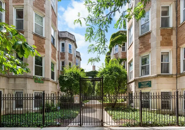 867-w-cornelia-ave-1-chicago-il-60657/hzid_20f0fb5b