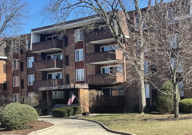 121-s-spruce-ave-103-wood-dale-il-60191/hzid_4c8ecdc5