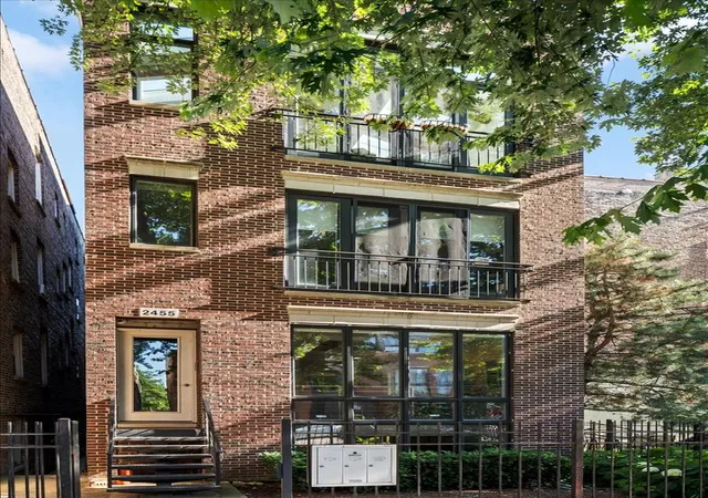 2455-w-walton-st-1-chicago-il-60622/hzid_d43ffb95