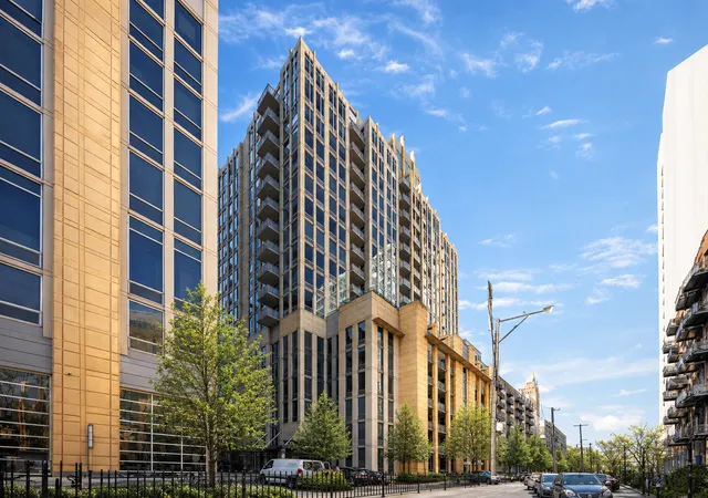 720-n-larrabee-st-1711-chicago-il-60654/hzid_a3dad1ed