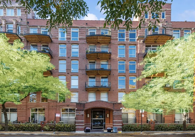 550-n-kingsbury-st-111-chicago-il-60654/hzid_5938a741