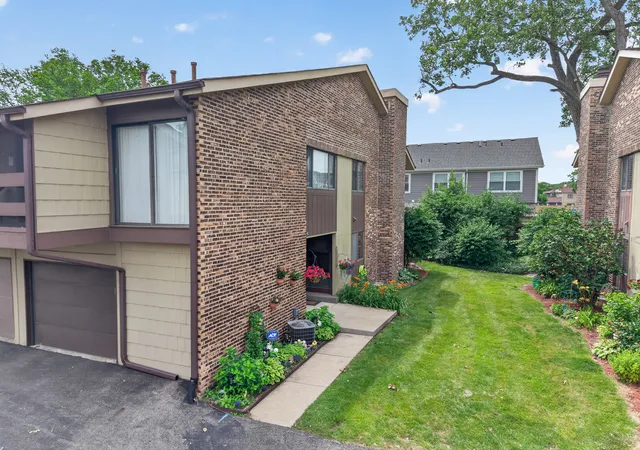 1-w-boulder-ct-1b-palos-hills-il-60465/hzid_c96a0a02