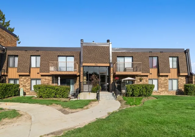 711-tipperary-ct-2d-schaumburg-il-60193/hzid_65e86f75