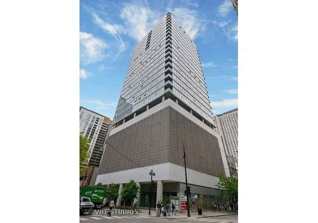 550-n-st-clair-st-2002-chicago-il-60611/hzid_b4a401d4