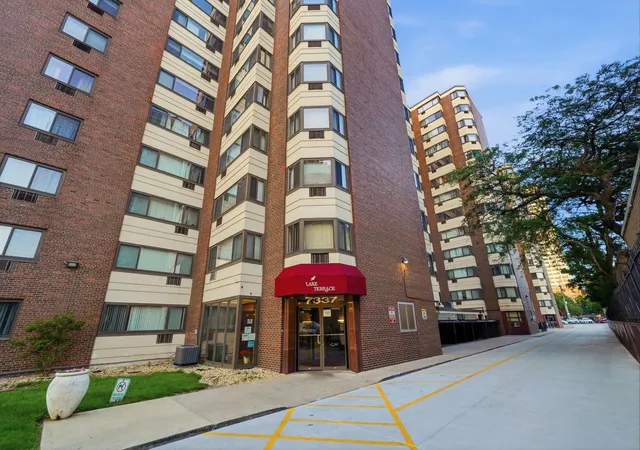 7337-s-south-shore-dr-1030-chicago-il-60649/hzid_688210e2