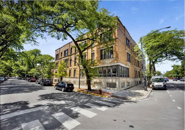 616-s-loomis-st-2-chicago-il-60607/hzid_811971ab