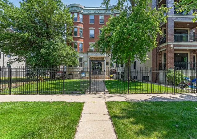 6501-s-kimbark-ave-2s-chicago-il-60637/hzid_ed856433