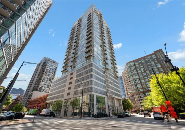 653-n-kingsbury-st-1103-chicago-il-60654/hzid_4172b3c1