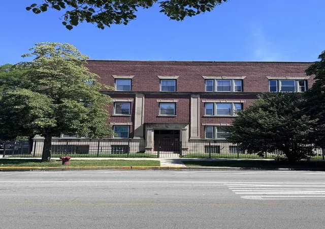 4358-w-washington-blvd-204-chicago-il-60624/hzid_6dc004fb