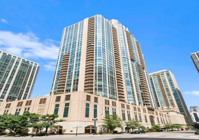 21-e-huron-st-2803-chicago-il-60611/hzid_b67ec3b8