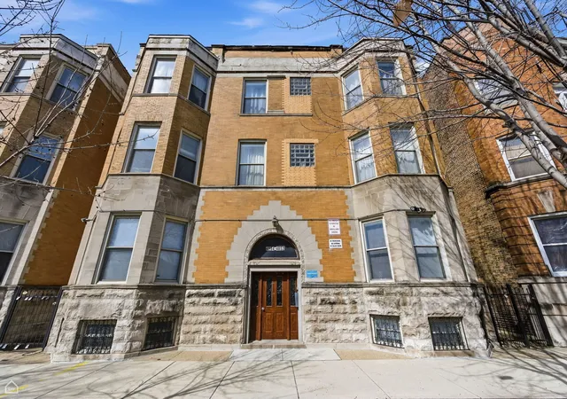 4852-s-prairie-ave-2b-chicago-il-60615/hzid_6c061fed