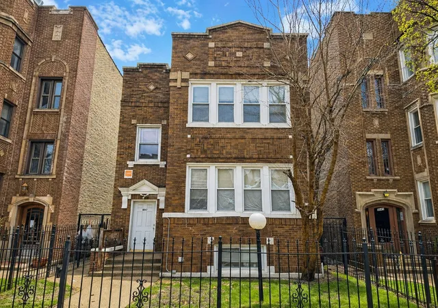 8047-s-vernon-ave-chicago-il-60619/hzid_64d90264