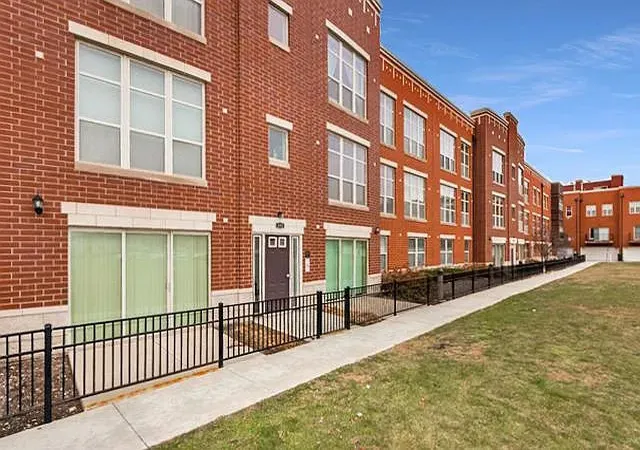 318-e-25th-st-e-2e-chicago-il-60616/hzid_77d0c82a