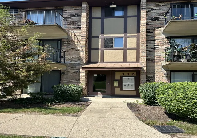 332-klein-creek-ct-b-carol-stream-il-60188/hzid_b22b8a91