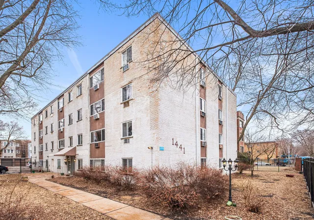 1441-w-farwell-ave-3c-chicago-il-60626/hzid_c4aa9327