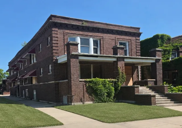 1224-w-64th-street-chicago-il-60636/hzid_d2b646ad