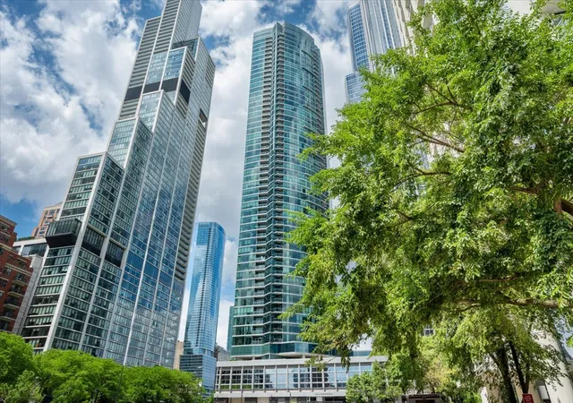 1201-s-prairie-ave-803-chicago-il-60605/hzid_80e1010e
