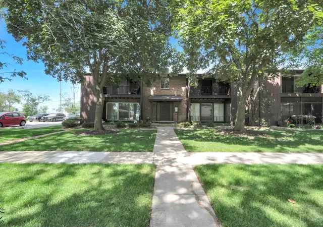 17618-71st-ct-1n-tinley-park-il-60477/hzid_2a6ab2ed