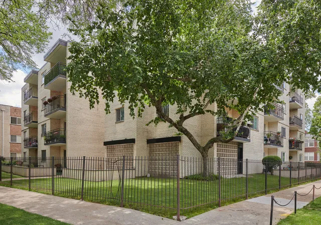 7074-n-ridge-blvd-1e-chicago-il-60645/hzid_a98b6203