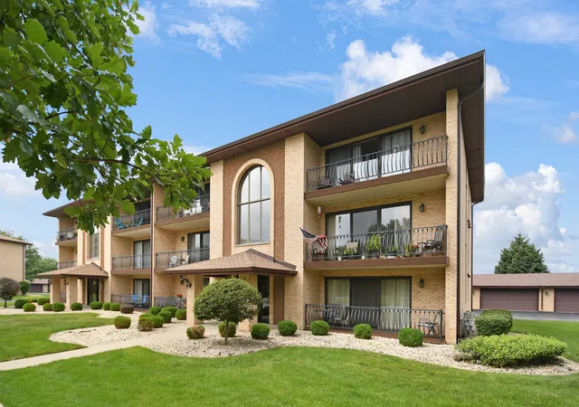 8324-160th-pl-3w-tinley-park-il-60477/hzid_40464ef3