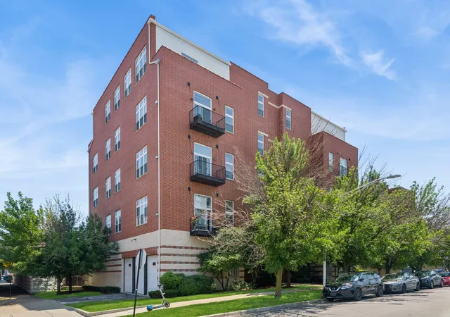 949-n-willard-ct-403-chicago-il-60642/hzid_f74282e7