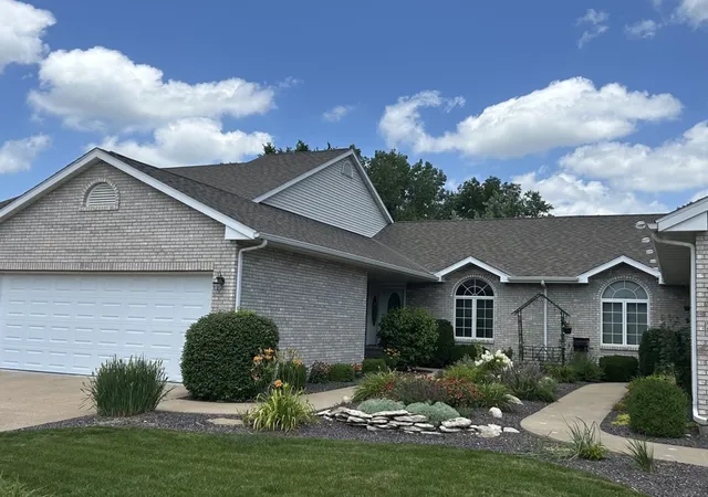 2626-kings-pointe-se-dr-quincy-il-62305/hzid_d35bd7da