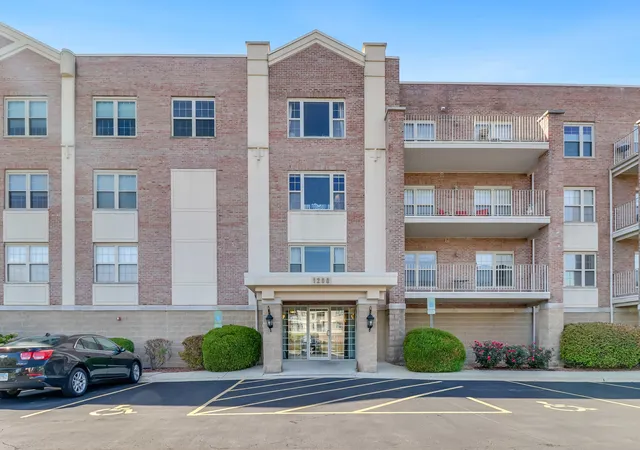 1200-s-prospect-ave-303-elmhurst-il-60126/hzid_0f65ec97