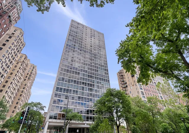 2400-n-lakeview-ave-1116-chicago-il-60614/hzid_f26f0422