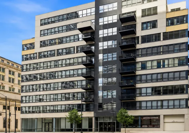 130-s-canal-st-210-chicago-il-60606/hzid_84b36005