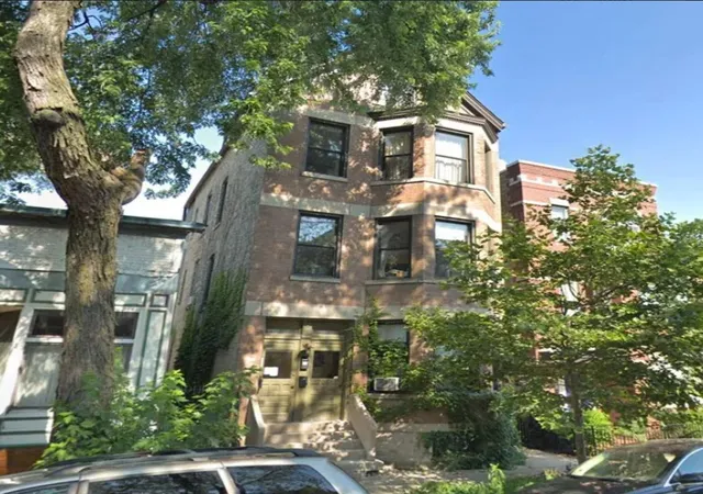 2061-n-leavitt-st-chicago-il-60647/hzid_0489afe3