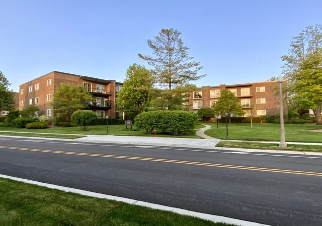 1290-n-western-ave-103-lake-forest-il-60045/hzid_3df00e41