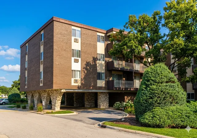 1301-s-finley-rd-222-lombard-il-60148/hzid_c48350ad