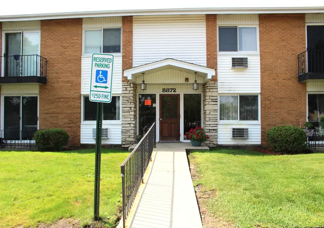 8872-jody-ln-1c-des-plaines-il-60016/hzid_28167626