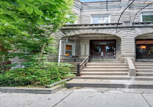 4127-n-ashland-ave-chicago-il-60613/hzid_31d31763