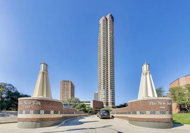 3660-n-lake-shore-dr-909-chicago-il-60613/hzid_38a790fb