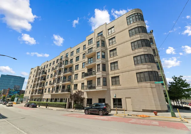 520-n-halsted-st-305-chicago-il-60642/hzid_b9aaade9