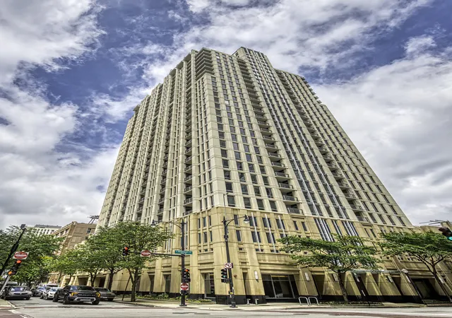 1250-s-michigan-ave-508-chicago-il-60605/hzid_8ae50993