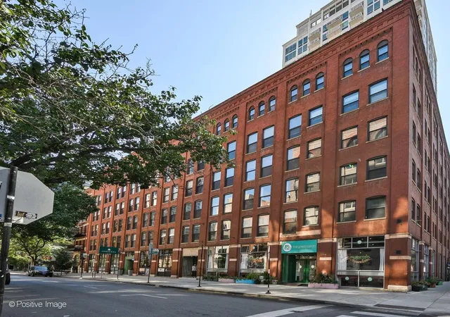 225-w-huron-st-403-chicago-il-60654/hzid_2b29e90a