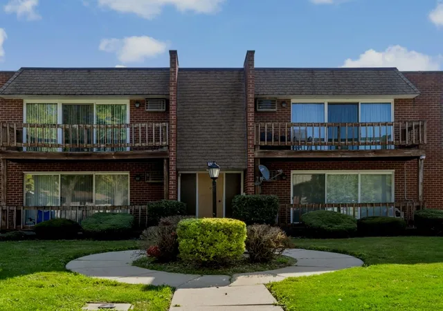 535-n-pleasant-dr-2b-glenwood-il-60425/hzid_c70457ee