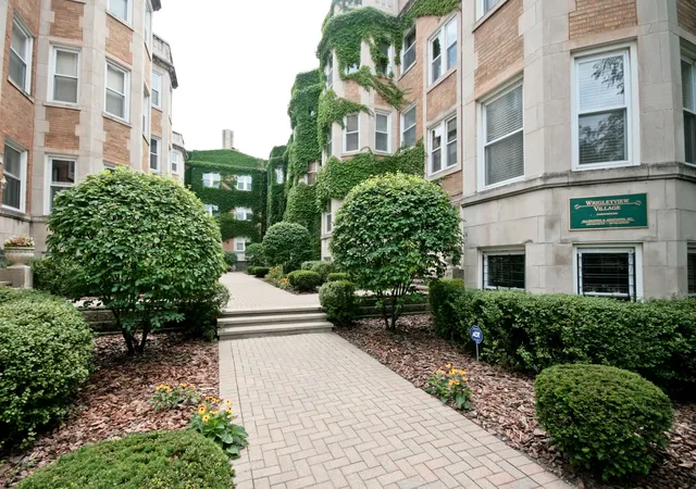 871-w-cornelia-ave-1-chicago-il-60657/hzid_552e4b4b
