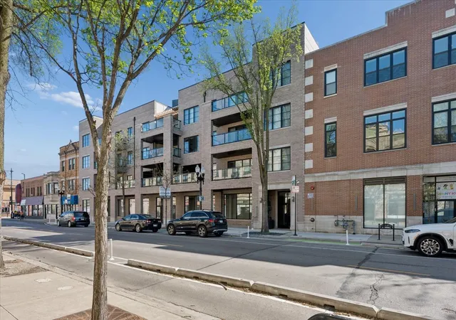 4537-n-clark-st-3c-chicago-il-60640/hzid_46e4d8f3